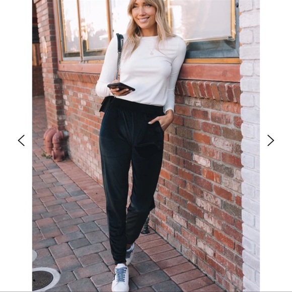 Just Chillin’ Black Velvet Joggers NWT - Picture 8 of 9